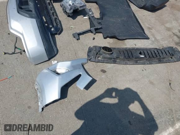 2020 GMC Sierra 1500 Elevation с VIN 3GTU9CET8LG361200, выставлен на аукционе IAAI как лот 43216577 с пробегом 152 716 миль миль и . История ставок и продаж доступна на DreamBid. Изображение 18.