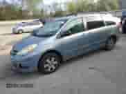 2009 Toyota Sienna CE с VIN 5TDZK23C19S225508, выставлен на аукционе Copart как лот 84565215 с пробегом 215 101 миль миль и Списание • Salvage title. История ставок и продаж доступна на DreamBid. Изображение 1.