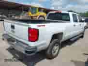2015 Chevrolet Silverado 2500HD Work Truck z VIN 1GC1KUEG2FF175111, wystawiony jako IAAI lot #42463097 z przebiegiem 245 542 mil mil oraz . Historia ofert i sprzedaży dostępna na DreamBid. Obrazek 4.