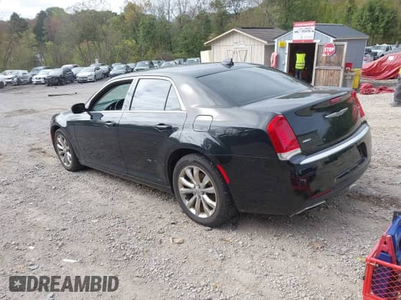 2015 Chrysler 300 Limited z VIN 2C3CCARG2FH849534, wystawiony jako IAAI lot #43426030 z przebiegiem 200 891 mil mil oraz . Historia ofert i sprzedaży dostępna na DreamBid. Obrazek 3.