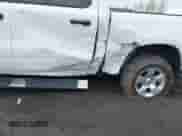 2024 Ram 1500 Big Horn z VIN 1C6SRFFT6RN115065, wystawiony jako IAAI lot #41997639 z przebiegiem 15 453 mil mil oraz . Historia ofert i sprzedaży dostępna na DreamBid. Obrazek 6.