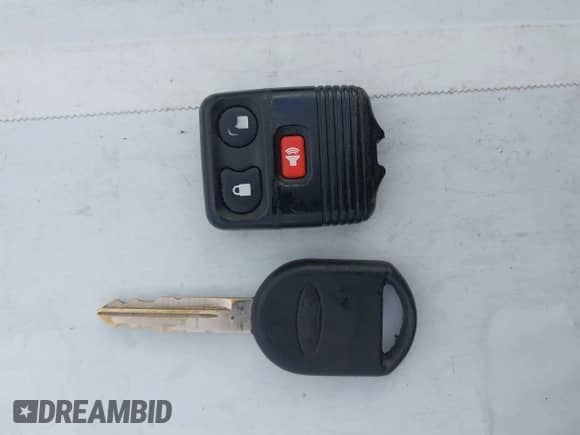 2005 Ford F-150 XLT z VIN 1FTPW14545FB16234, wystawiony jako IAAI lot #43503270 z przebiegiem 154 800 mil mil oraz . Historia ofert i sprzedaży dostępna na DreamBid. Obrazek 11.