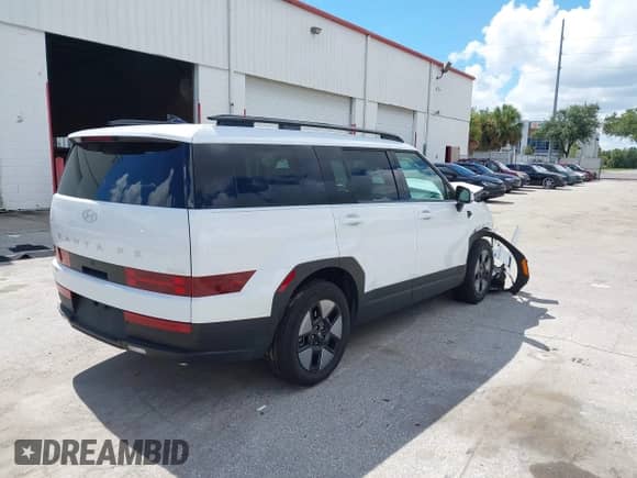 2025 Hyundai Santa Fe SEL with VIN 5NMP24G19SH047304, listed as a IAAI auction lot 42953913 with 5,966 mi miles and . Bid and sale history available at DreamBid. Image 4.
