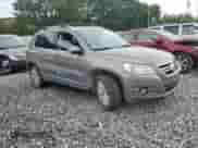 2010 Volkswagen Tiguan SE с VIN WVGBV7AX5AW510580, выставлен на аукционе Copart как лот 69027645 с пробегом 177 582 миль миль и Чистый • Clean title. История ставок и продаж доступна на DreamBid. Изображение 4.