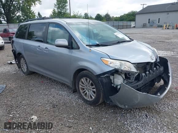 2013 Toyota Sienna XLE AAS with VIN 5TDYK3DC5DS402358, listed as a IAAI auction lot 42977996 with 255,420 mi miles and . Bid and sale history available at DreamBid. Image 1.