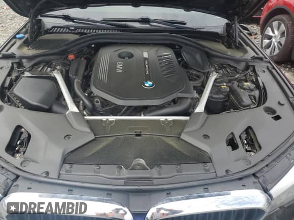 2019 BMW 5 Series 540i xDrive z VIN WBAJE7C5XKWD55540, wystawiony jako Copart lot #63302835 z przebiegiem 123 219 mil mil oraz Szkoda całkowita • Salvage title. Historia ofert i sprzedaży dostępna na DreamBid. Obrazek 11.