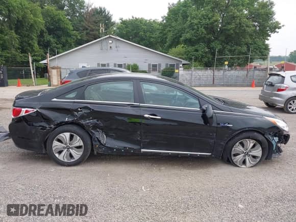 2013 Hyundai Sonata с VIN KMHEC4A48DA096252, выставлен на аукционе IAAI как лот 42485427 с пробегом 70 101 миль миль и . История ставок и продаж доступна на DreamBid. Изображение 14.