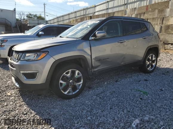 2019 Jeep Compass Limited с VIN 3C4NJDCB2KT735771, выставлен на аукционе Copart как лот 85911285 с пробегом 60 892 миль миль и Списание • Salvage title. История ставок и продаж доступна на DreamBid. Изображение 1.