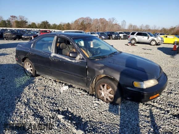 1994 Honda Accord EX z VIN 1HGCD5666RA025696, wystawiony jako Copart lot #82838644 z przebiegiem 269 181 mil mil oraz Szkoda całkowita • Salvage title. Historia ofert i sprzedaży dostępna na DreamBid. Obrazek 4.