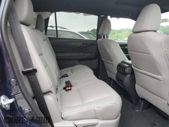 2025 Honda Passport EX-L with VIN 5FNYF8H59SB009283, listed as a Copart auction lot 60539555 with 18,288 mi miles and Salvage title. Bid and sale history available at DreamBid. Image 11.