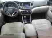 2018 Hyundai Tucson SE с VIN KM8J2CA44JU627257, выставлен на аукционе Copart как лот 80066245 с пробегом 106 217 миль миль и Чистый • Clean title. История ставок и продаж доступна на DreamBid. Изображение 8.