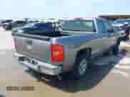 2008 Chevrolet Silverado 1500 1LT z VIN 2GCEC19C181243297, wystawiony jako IAAI lot #42698714 z przebiegiem 227 126 mil mil oraz . Historia ofert i sprzedaży dostępna na DreamBid. Obrazek 4.