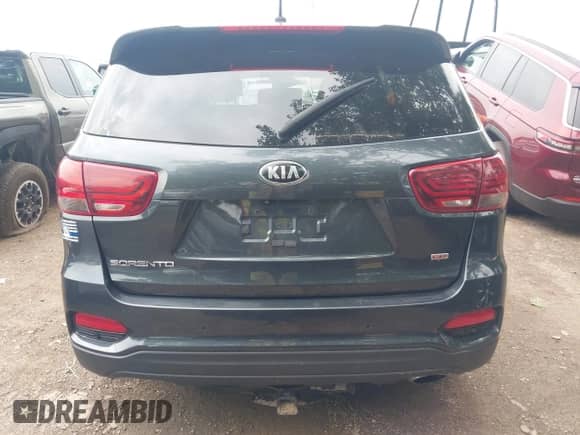 2020 Kia Sorento LX с VIN 5XYPG4A31LG660735, выставлен на аукционе IAAI как лот 42513638 с пробегом 922 791 миль миль и . История ставок и продаж доступна на DreamBid. Изображение 17.