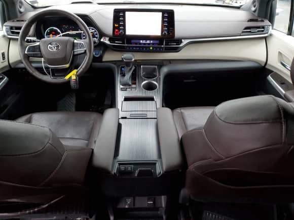 2022 Toyota Sienna Platinum с VIN 5TDESKFC8NS041784, выставлен на аукционе Copart как лот 43968765 с пробегом 179 581 миль миль и Списание • Salvage title. История ставок и продаж доступна на DreamBid. Изображение 8.