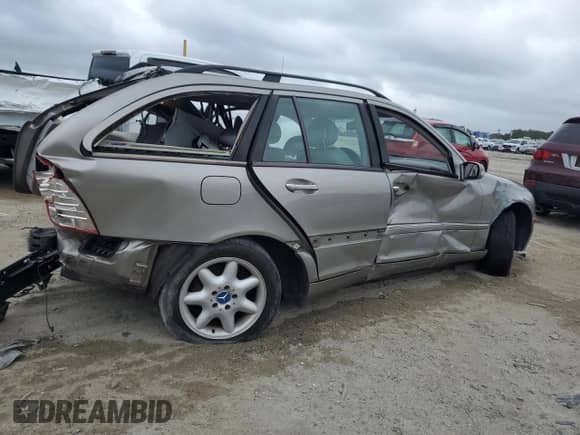2004 Mercedes-Benz C 240 с VIN WDBRH61J04F539052, выставлен на аукционе Copart как лот 86171735 с пробегом Не указан миль и Списание • Salvage title. История ставок и продаж доступна на DreamBid. Изображение 3.