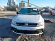 2020 Volkswagen Tiguan SE с VIN 3VV2B7AX4LM174180, выставлен на аукционе IAAI как лот 40579394 с пробегом 75 056 миль миль и . История ставок и продаж доступна на DreamBid. Изображение 12.