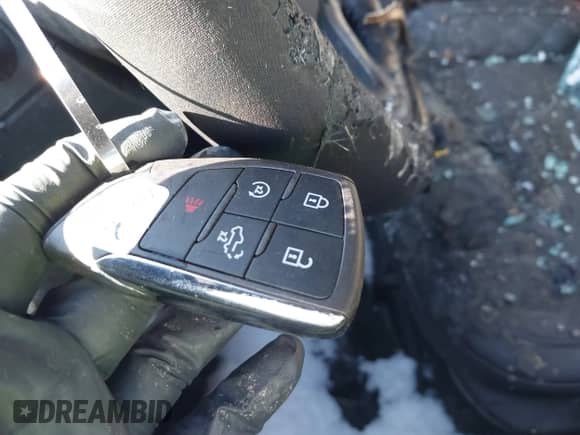 2022 Chevrolet Silverado 1500 RST z VIN 1GCUDEED8NZ558776, wystawiony jako IAAI lot #41374887 z przebiegiem Nie podano mil oraz . Historia ofert i sprzedaży dostępna na DreamBid. Obrazek 11.