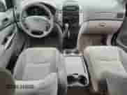 2008 Toyota Sienna LE z VIN 5TDZK23CX8S114678, wystawiony jako Copart lot #90592235 z przebiegiem 230 958 mil mil oraz Czysty tytuł • Clean title. Historia ofert i sprzedaży dostępna na DreamBid. Obrazek 8.