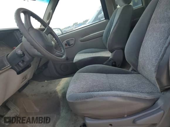 1998 GMC Sierra 1500 z VIN 1GTEC19W5WE518398, wystawiony jako Copart lot #73168034 z przebiegiem 356 084 mil mil oraz Szkoda całkowita • Salvage title. Historia ofert i sprzedaży dostępna na DreamBid. Obrazek 7.