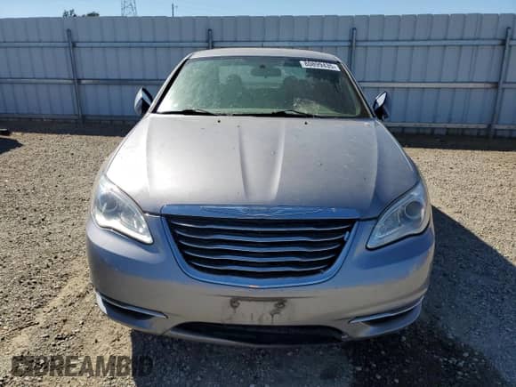 2014 Chrysler 200 Touring z VIN 1C3CCBBG0EN145046, wystawiony jako Copart lot #80899435 z przebiegiem 107 321 mil mil oraz Czysty tytuł • Clean title. Historia ofert i sprzedaży dostępna na DreamBid. Obrazek 5.