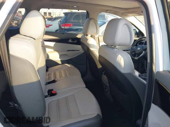 2016 Kia Sorento SXL z VIN 5XYPKDA57GG146717, wystawiony jako IAAI lot #43018518 z przebiegiem 180 078 mil mil oraz . Historia ofert i sprzedaży dostępna na DreamBid. Obrazek 8.