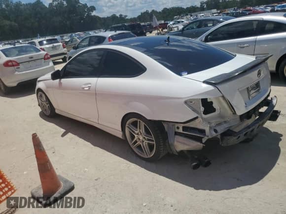 2014 Mercedes-Benz C 250 с VIN WDDGJ4HB7EG292985, выставлен на аукционе Copart как лот 66543835 с пробегом 146 167 миль миль и Списание • Salvage title. История ставок и продаж доступна на DreamBid. Изображение 2.
