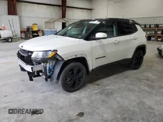 2019 Jeep Compass Latitude с VIN 3C4NJDBB7KT733970, выставлен на аукционе Copart как лот 87241235 с пробегом 72 963 миль миль и Списание • Salvage title. История ставок и продаж доступна на DreamBid. Изображение 1.