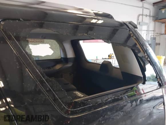 2014 Cadillac Escalade Premium с VIN 1GYS3CEF9ER205389, выставлен на аукционе IAAI как лот 42962041 с пробегом 184 990 миль миль и . История ставок и продаж доступна на DreamBid. Изображение 19.