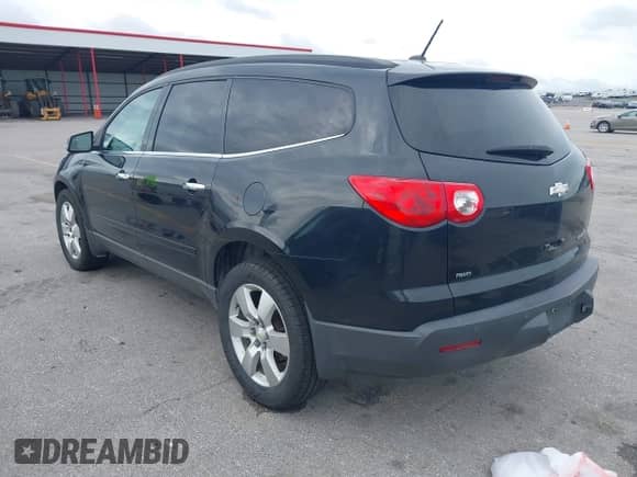 2012 Chevrolet Traverse 1LT z VIN 1GNKVGED4CJ200156, wystawiony jako IAAI lot #42826114 z przebiegiem 172 026 mil mil oraz . Historia ofert i sprzedaży dostępna na DreamBid. Obrazek 3.