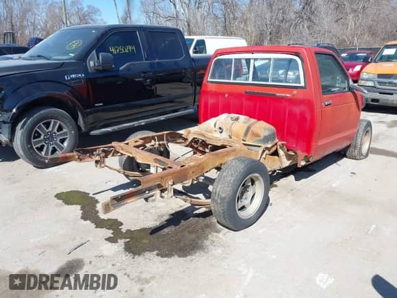 1989 Chevrolet S-10 EL с VIN 1GCBS14E0K8117113, выставлен на аукционе IAAI как лот 41715043 с пробегом 164 834 миль миль и . История ставок и продаж доступна на DreamBid. Изображение 4.