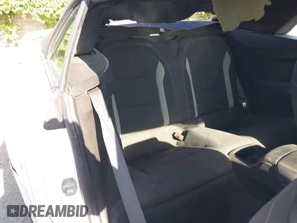 2019 Chevrolet Camaro 1LT z VIN 1G1FB3DS7K0120438, wystawiony jako IAAI lot #42020580 z przebiegiem 91 640 mil mil oraz . Historia ofert i sprzedaży dostępna na DreamBid. Obrazek 8.