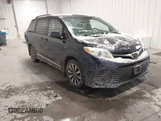 2018 Toyota Sienna LE z VIN 5TDJZ3DC3JS206783, wystawiony jako IAAI lot #41597760 z przebiegiem 138 190 mil mil oraz . Historia ofert i sprzedaży dostępna na DreamBid. Obrazek 1.