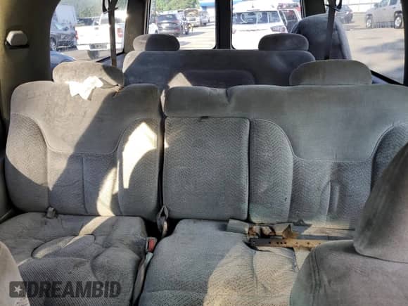 1996 Chevrolet Suburban with VIN 3GNFC16F4TG106199, listed as a Copart auction lot 68648845 with 190,433 mi miles and Salvage title. Bid and sale history available at DreamBid. Image 10.