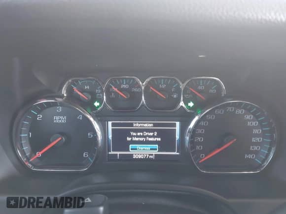 2018 Chevrolet Tahoe Premier z VIN 1GNSKCKJ4JR215136, wystawiony jako IAAI lot #41346562 z przebiegiem 309 077 mil mil oraz . Historia ofert i sprzedaży dostępna na DreamBid. Obrazek 7.