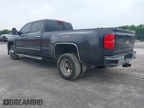 2015 Chevrolet Silverado 3500HD LTZ с VIN 1GC4K0C85FF127359, выставлен на аукционе IAAI как лот 42252408 с пробегом 273 905 миль миль и . История ставок и продаж доступна на DreamBid. Изображение 3.