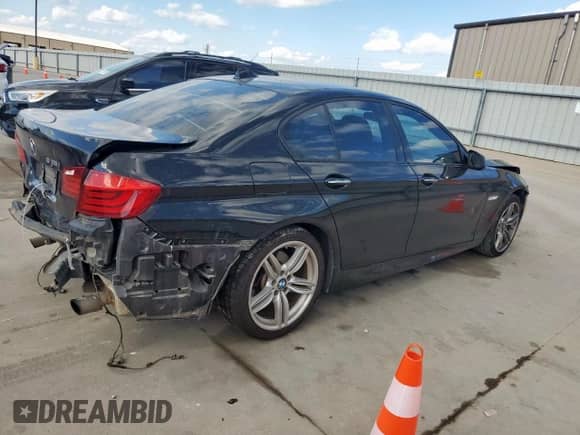2011 BMW 5 Series 535i с VIN WBAFR7C53BC806073, выставлен на аукционе Copart как лот 81305255 с пробегом Не указан миль и Списание • Salvage title. История ставок и продаж доступна на DreamBid. Изображение 3.