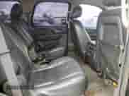 2014 Chevrolet Tahoe LT z VIN 1GNSKBE09ER153221, wystawiony jako Copart lot #63232565 z przebiegiem 176 006 mil mil oraz Szkoda całkowita • Salvage title. Historia ofert i sprzedaży dostępna na DreamBid. Obrazek 11.