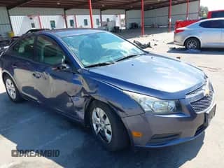 2014 Chevrolet Cruze LS z VIN 1G1PA5SH0E7356497, wystawiony jako IAAI lot #43368360 z przebiegiem 132 209 mil mil oraz . Historia ofert i sprzedaży dostępna na DreamBid. Obrazek 1.