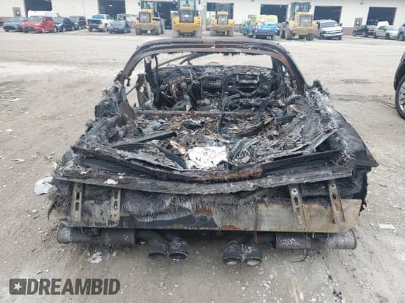 2003 Chevrolet Corvette с VIN 1G1YY22G335101986, выставлен на аукционе Copart как лот 68630734 с пробегом Не указан миль и На запчасти • Non repairable. История ставок и продаж доступна на DreamBid. Изображение 10.