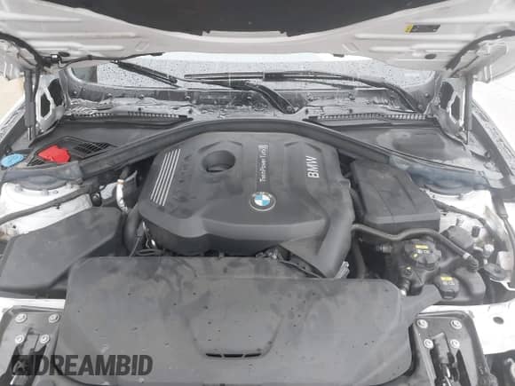 2019 BMW 4 Series 430i xDrive z VIN WBA4W5C51KAE51214, wystawiony jako IAAI lot #41225505 z przebiegiem 52 288 mil mil oraz . Historia ofert i sprzedaży dostępna na DreamBid. Obrazek 10.