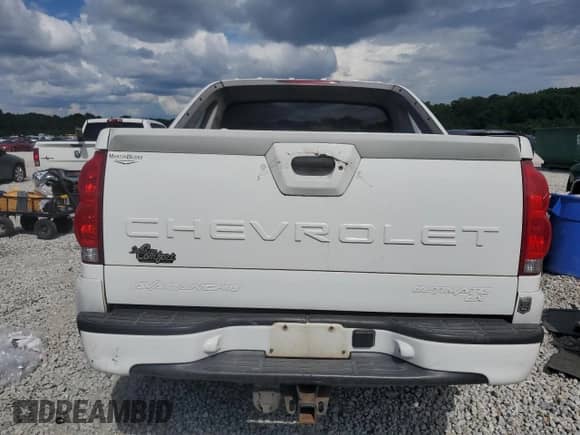 2006 Chevrolet Avalanche LS с VIN 3GNEC12Z26G116021, выставлен на аукционе Copart как лот 65803825 с пробегом 240 209 миль миль и Списание • Salvage title. История ставок и продаж доступна на DreamBid. Изображение 6.