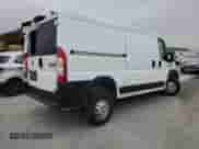 2021 Ram ProMaster Cargo z VIN 3C6LRVAG5ME577767, wystawiony jako Copart lot #82404804 z przebiegiem 79 596 mil mil oraz Szkoda całkowita • Salvage title. Historia ofert i sprzedaży dostępna na DreamBid. Obrazek 3.