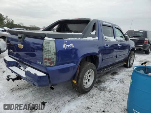 2010 Chevrolet Avalanche LS with VIN 3GNVKEE04AG229050, listed as a Copart auction lot 86075384 with 140,778 mi miles and Salvage title. Bid and sale history available at DreamBid. Image 3.