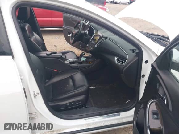 2017 Chevrolet Malibu Premier z VIN 1G1ZH5SX8HF227087, wystawiony jako IAAI lot #43219057 z przebiegiem 166 753 mil mil oraz . Historia ofert i sprzedaży dostępna na DreamBid. Obrazek 5.