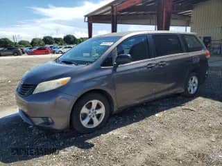 2012 Toyota Sienna with VIN 5TDZK3DC7CS249517, listed as a Copart auction lot 82555775 with 168,897 mi miles and Clean title. Bid and sale history available at DreamBid. Image 1.