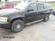 2010 Chevrolet Suburban LT z VIN 1GNUKJE38AR250305, wystawiony jako IAAI lot #43368811 z przebiegiem 296 875 mil mil oraz . Historia ofert i sprzedaży dostępna na DreamBid. Obrazek 17.