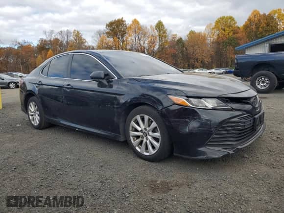 2019 Toyota Camry SE z VIN 4T1B11HK2KU234276, wystawiony jako Copart lot #89872425 z przebiegiem 105 753 mil mil oraz Czysty tytuł • Clean title. Historia ofert i sprzedaży dostępna na DreamBid. Obrazek 4.