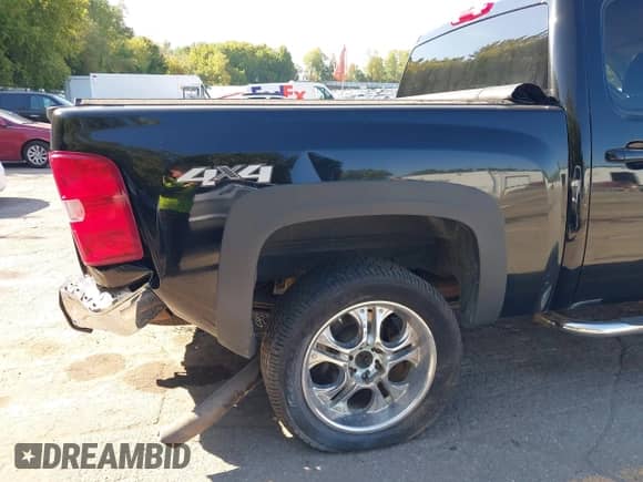 2011 Chevrolet Silverado 1500 LTZ with VIN 3GCUKTE2XBG259942, listed as a IAAI auction lot 43181017 with 219,497 mi miles and . Bid and sale history available at DreamBid. Image 18.