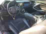 2018 Chevrolet Camaro 2SS z VIN 1G1FH3D73J0162310, wystawiony jako Copart lot #83900234 z przebiegiem 64 523 mil mil oraz Szkoda całkowita • Salvage title. Historia ofert i sprzedaży dostępna na DreamBid. Obrazek 8.