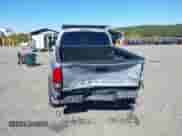 2019 Toyota Tacoma SR z VIN 5TFCZ5AN8KX193437, wystawiony jako IAAI lot #43278180 z przebiegiem 70 048 mil mil oraz . Historia ofert i sprzedaży dostępna na DreamBid. Obrazek 17.